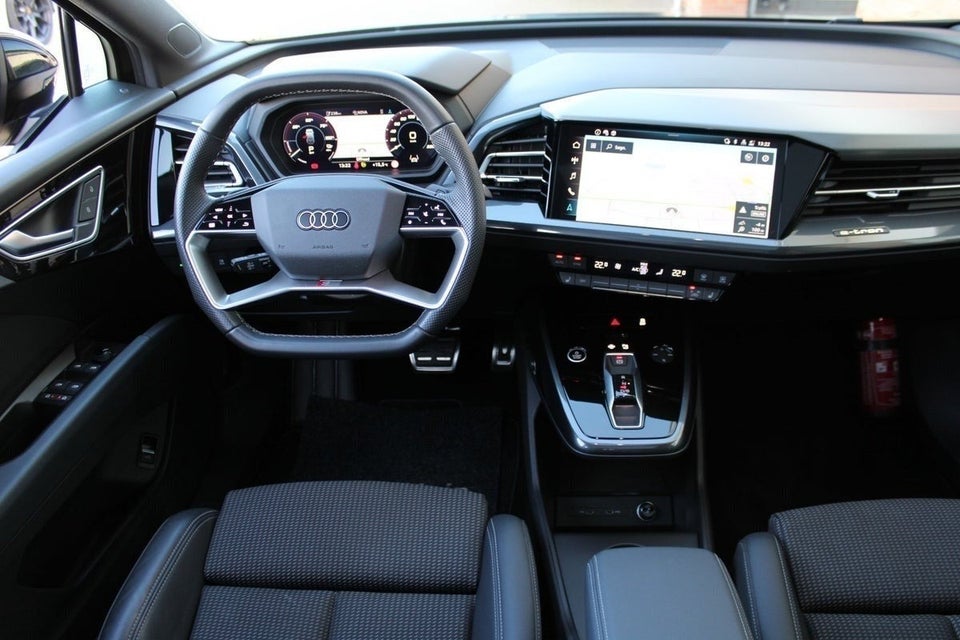 Audi Q4 e-tron 45 S-line 5d
