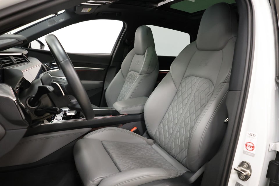 Audi e-tron 55 S-line quattro 5d