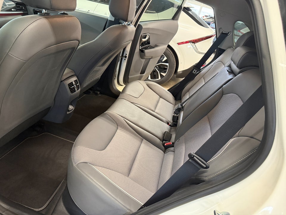 Kia e-Niro 64 Advance 5d