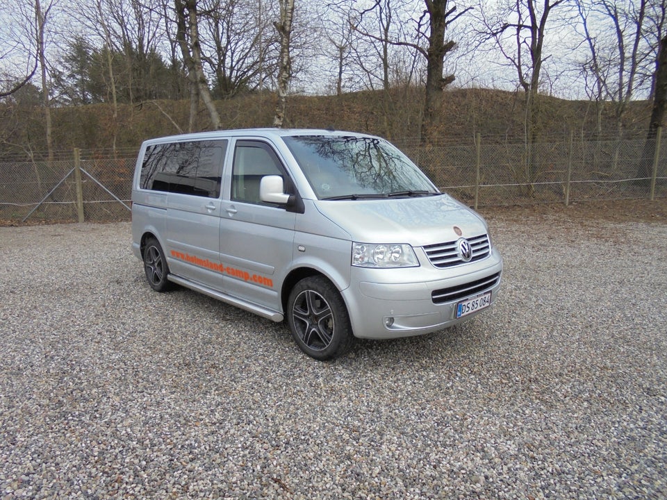 VW Multivan 2,5 TDi 174 Highline Tiptr. 10prs 5d