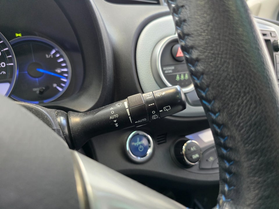 Toyota Yaris 1,5 Hybrid H3 Touch CVT 5d