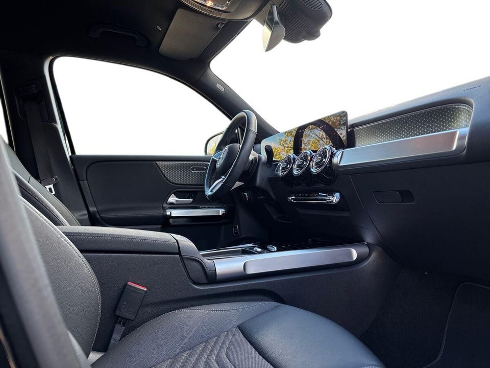 Mercedes EQB300 AMG Line 4Matic 7prs 5d