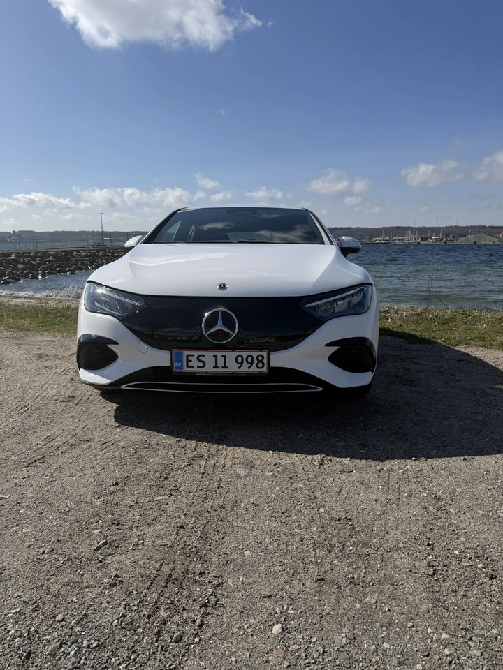 Mercedes EQE300 Avantgarde 4d
