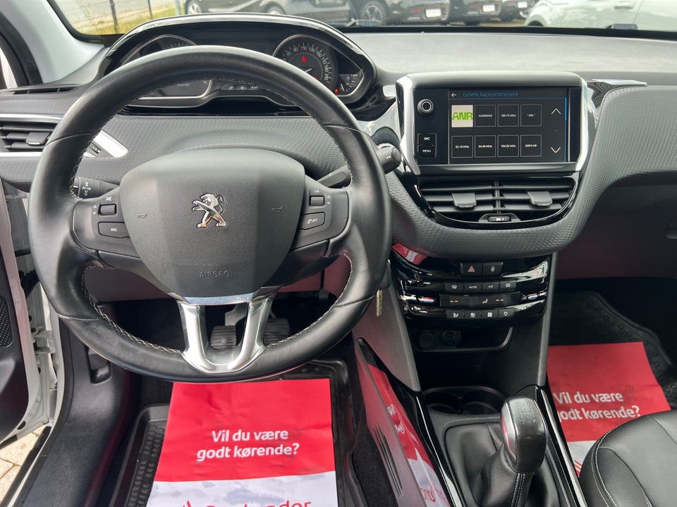 Peugeot 2008 1,2 e-THP 110 Allure 5d