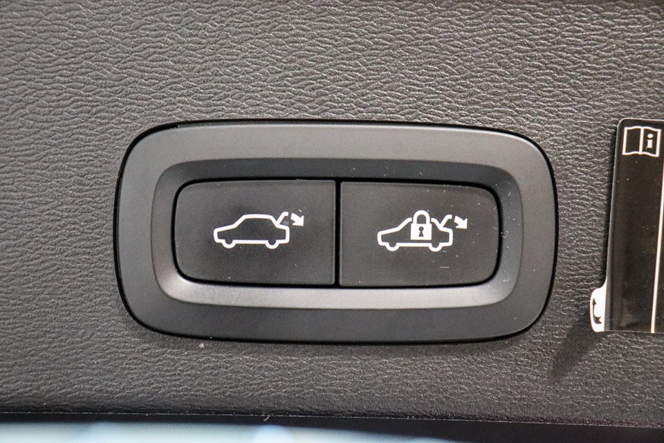 Volvo XC40 1,5 T5 ReCharge Momentum aut. 5d