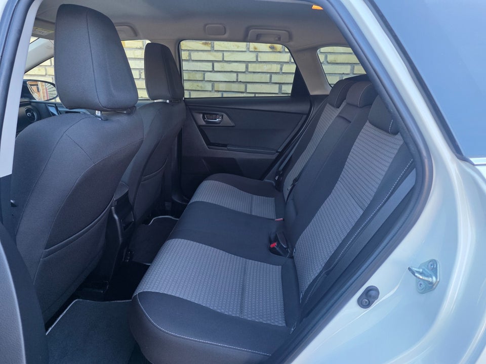 Toyota Auris 1,8 Hybrid Prestige Touring Sports CVT 5d