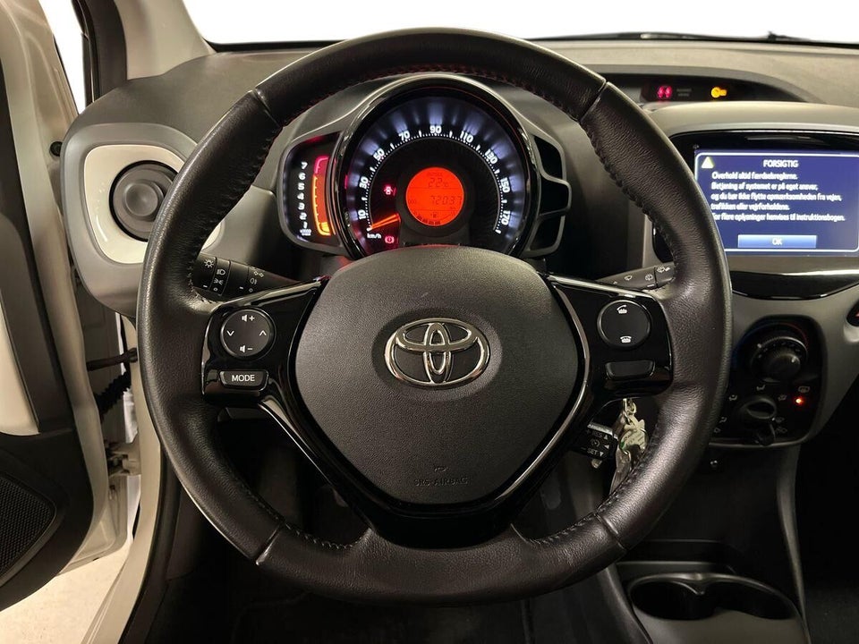 Toyota Aygo 1,0 VVT-i x-plore 5d