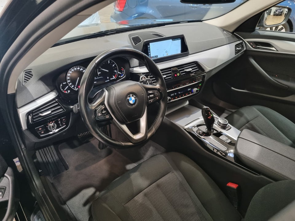 BMW 520d 2,0 Touring Connected aut. 5d
