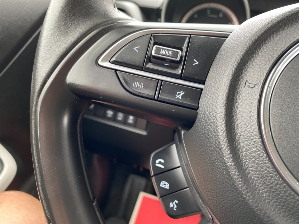 Suzuki Swift 1,2 mHybrid Action Star 5d