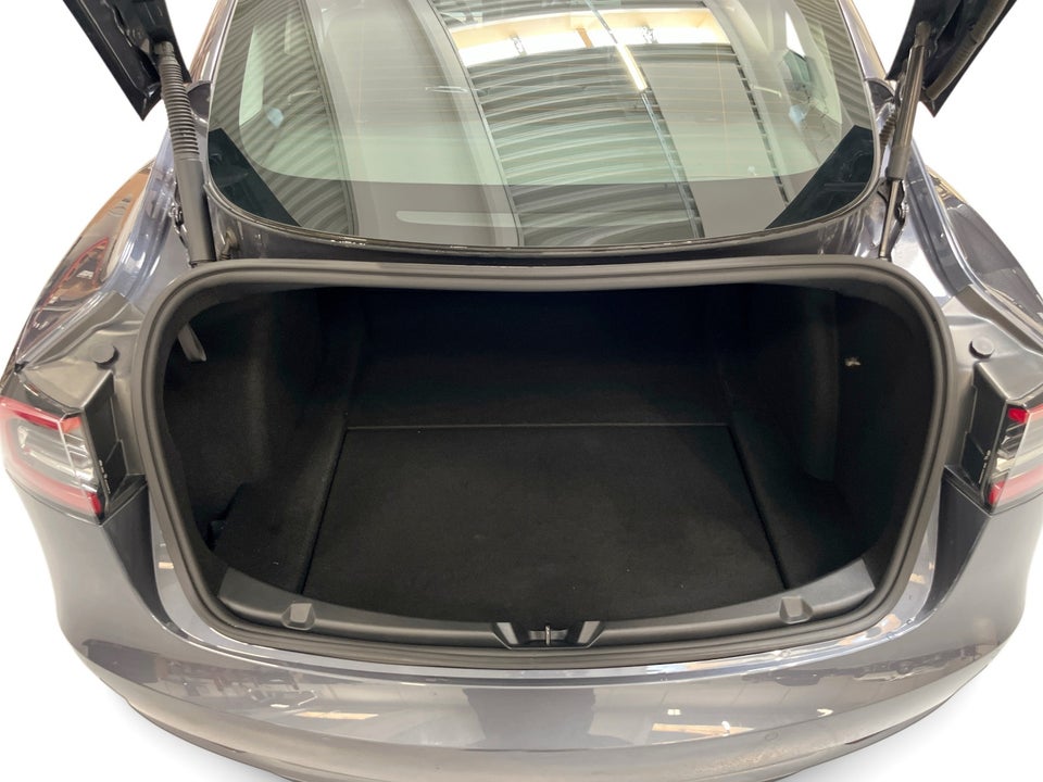 Tesla Model 3 RWD 4d