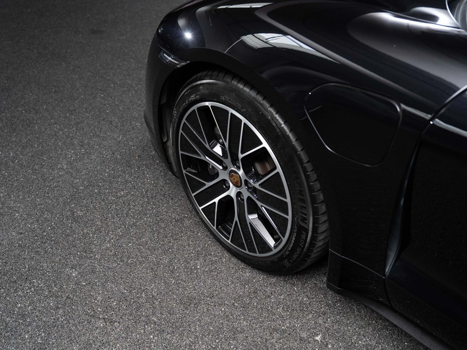 Porsche Taycan 4d