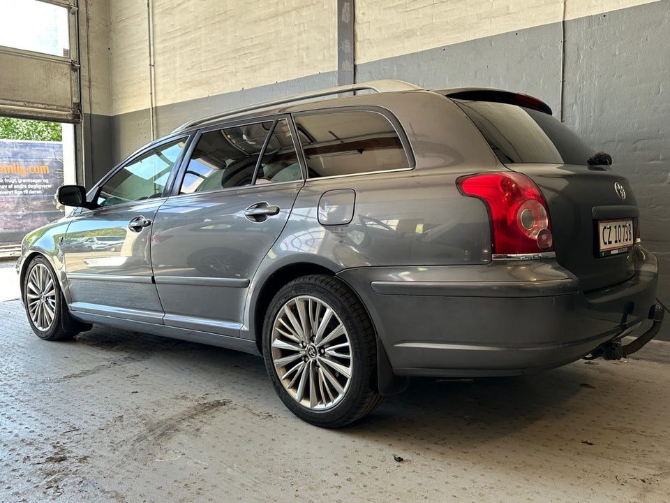 Toyota Avensis 2,2 D-4D 150 Executive stc. 5d