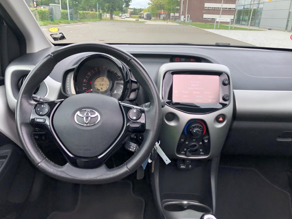 Toyota Aygo 1,0 VVT-i x-sky 5d