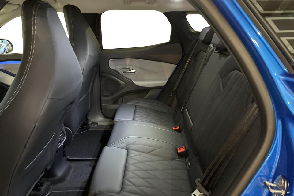 Ford Explorer 82 Premium Extended Range 5d