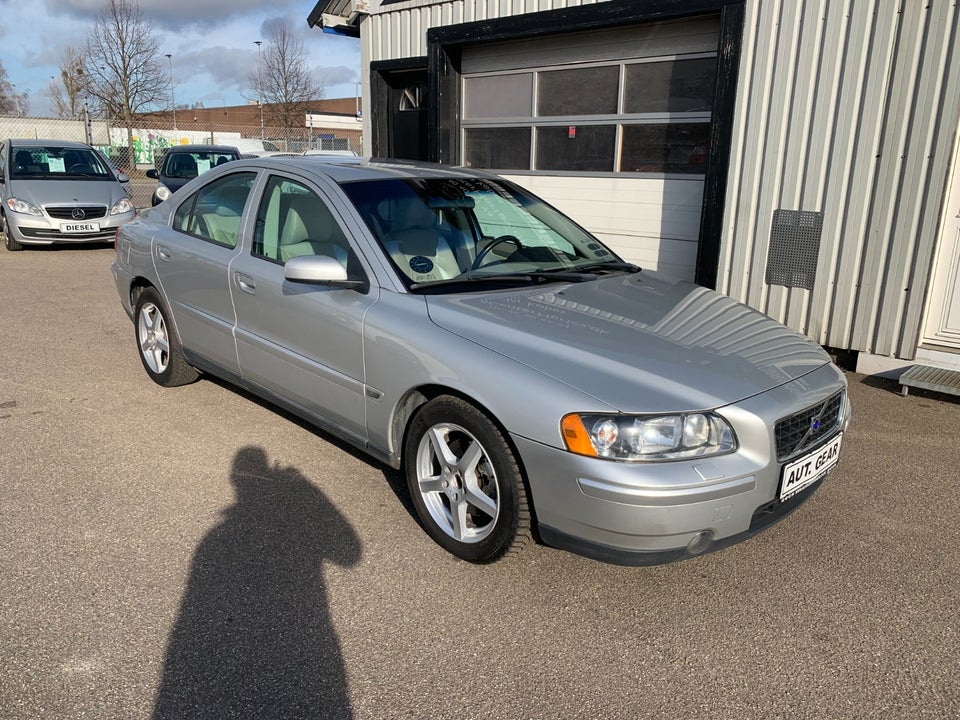 Volvo S60 2,4 140 aut. 4d