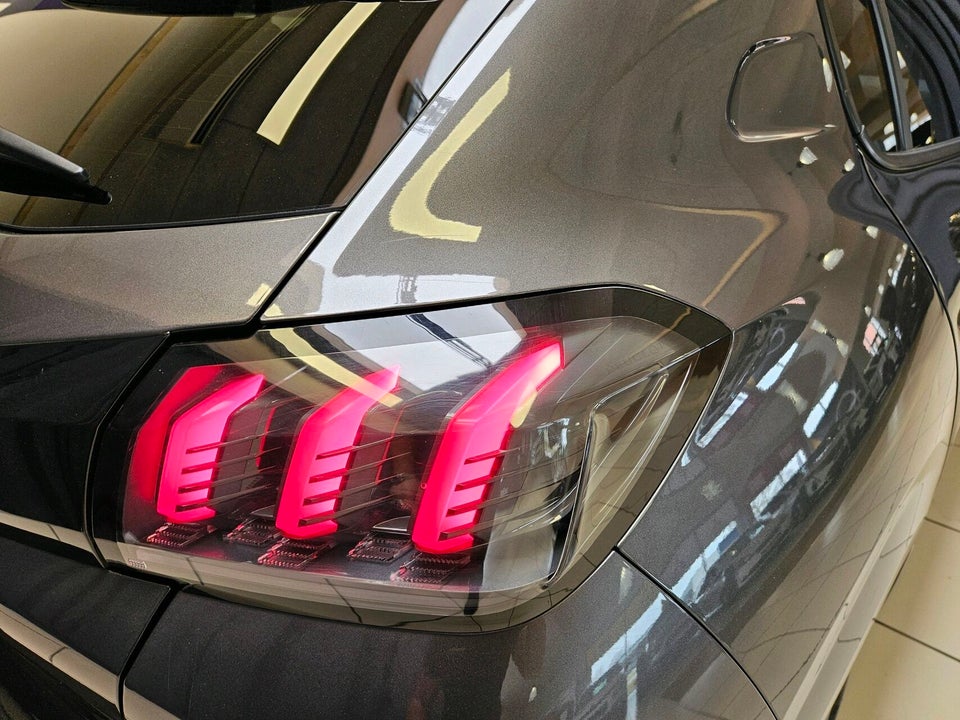 Peugeot 208 1,5 BlueHDi 100 Allure Sky 5d