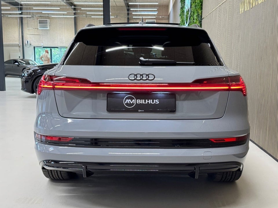 Audi e-tron 55 S-line quattro 5d
