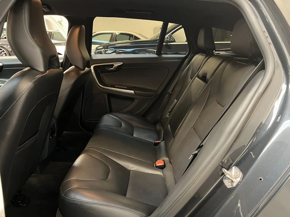 Volvo V60 2,0 D4 190 Summum aut. 5d