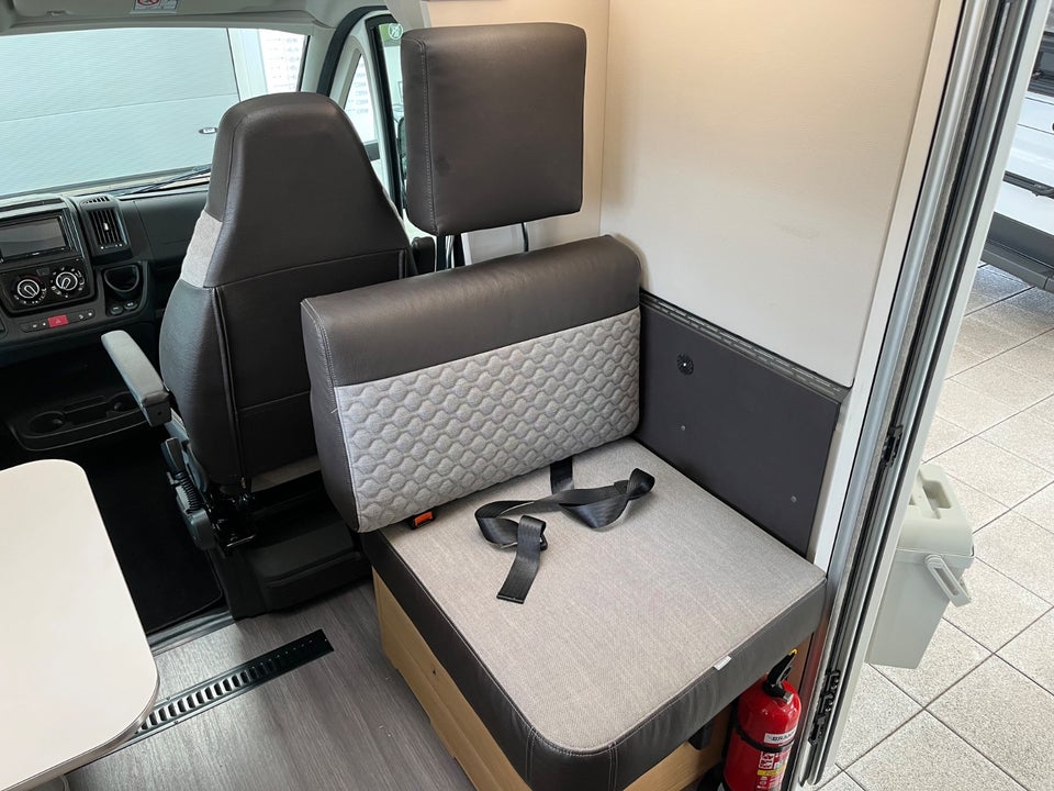 Fiat Adria 2,3 Coral Plus 670 SLT aut. 3d