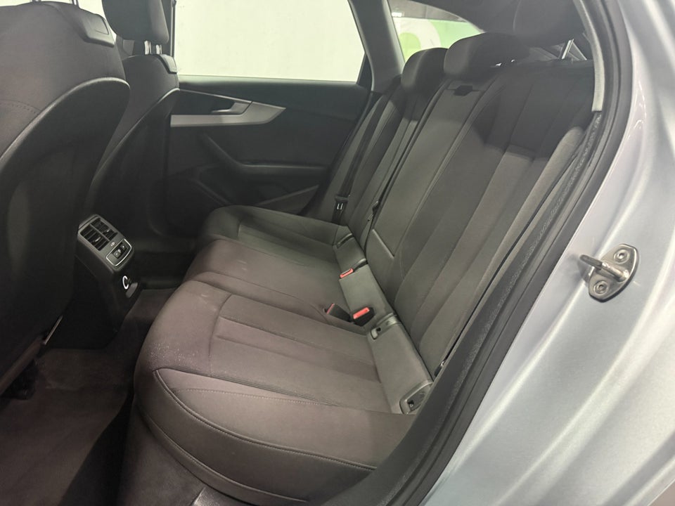 Audi A4 40 TFSi S-line plus Avant S-tr. 5d