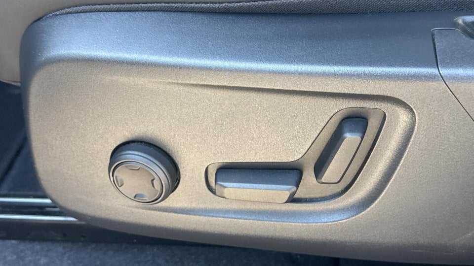 Volvo XC40 P8 ReCharge Twin Pro 5d