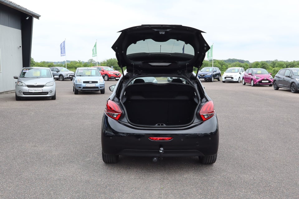 Peugeot 208 1,5 BlueHDi 100 Allure Sky 5d