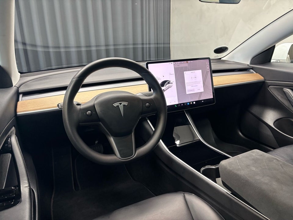 Tesla Model 3 Standard Range+ RWD 4d