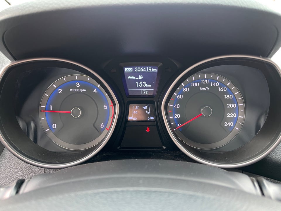 Hyundai i30 1,6 CRDi 110 Comfort CW Eco 5d