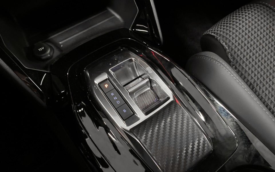 Peugeot e-208 50 GT 5d