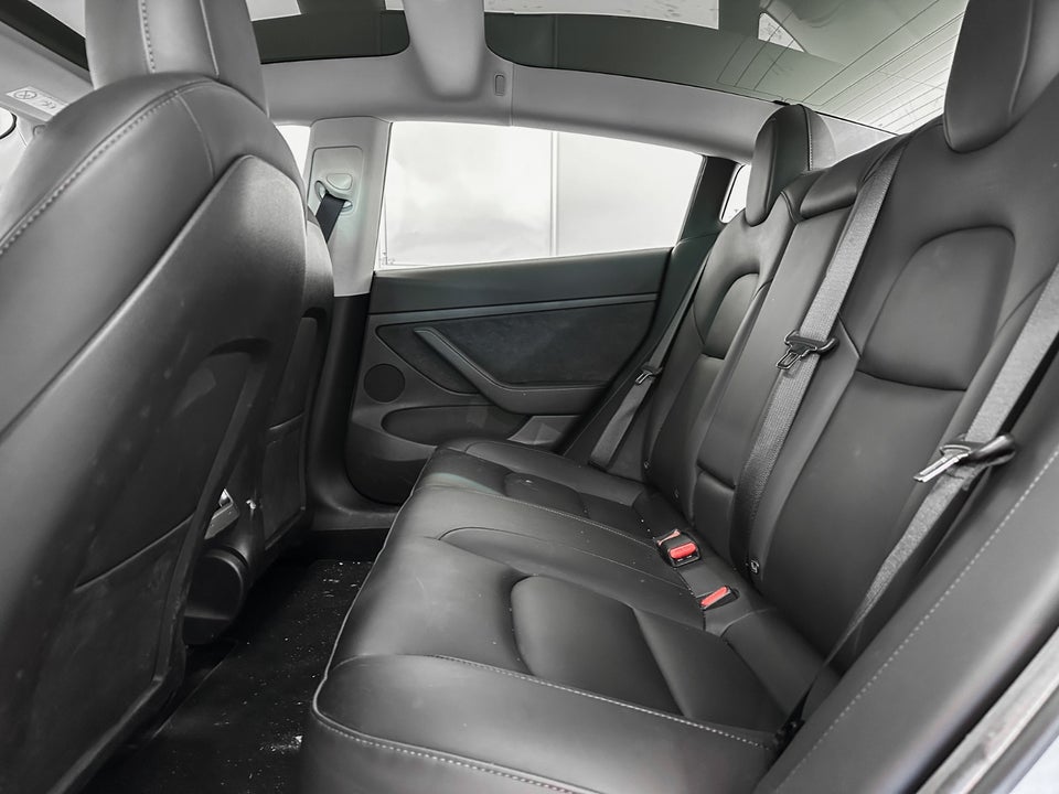 Tesla Model 3 Standard Range+ RWD 4d