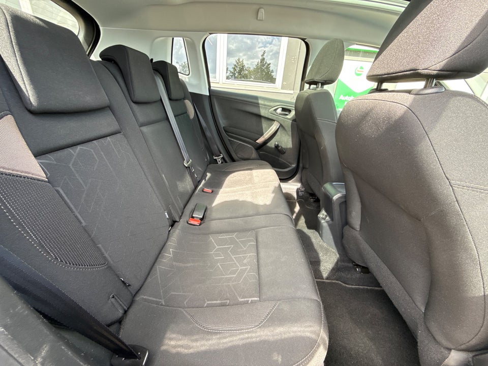 Peugeot 2008 1,2 VTi 82 Active Sky 5d