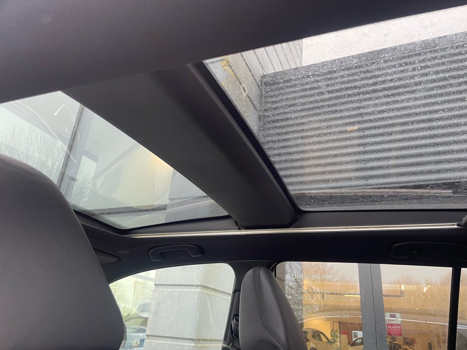 Toyota Corolla Cross 2,0 Hybrid Elegant Luxury CVT 5d