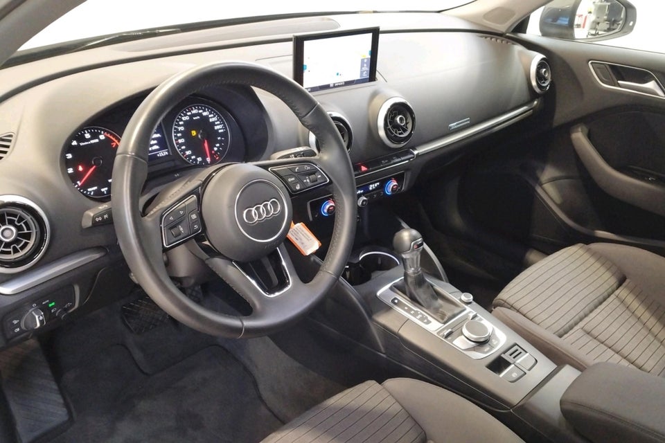 Audi A3 35 TFSi Sport Limited Sportback S-tr. 5d