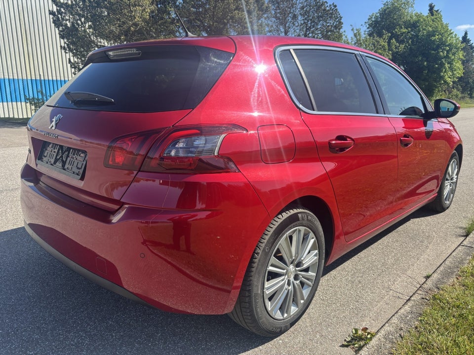 Peugeot 308 1,2 e-THP 130 Allure Sky 5d