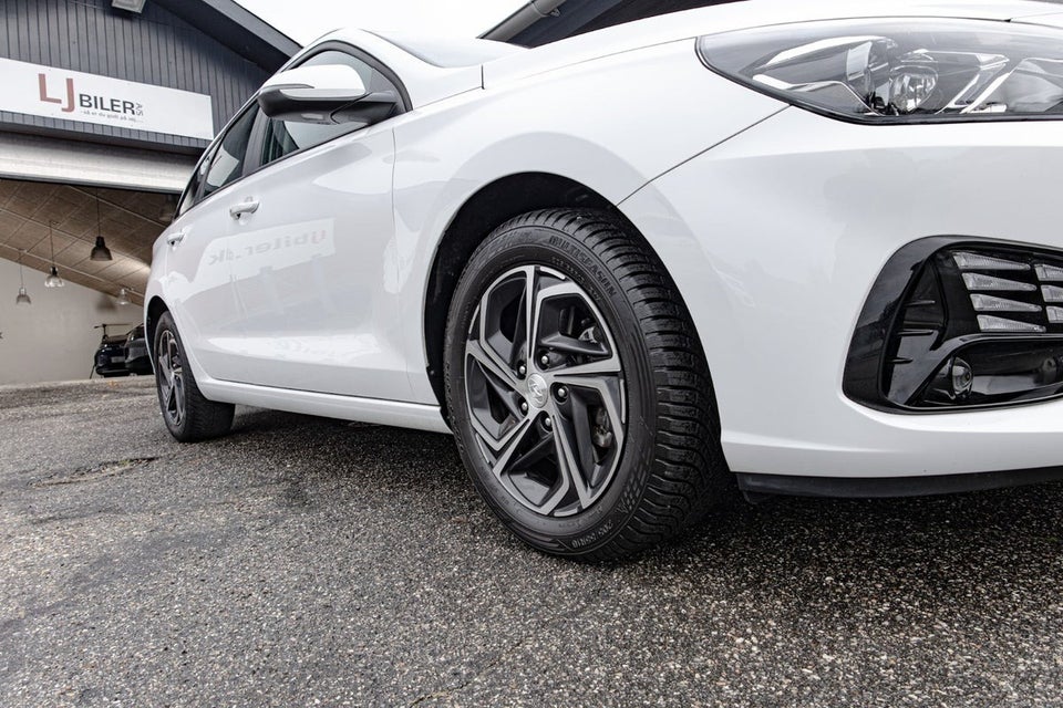 Hyundai i30 1,0 T-GDi Essential stc. 5d