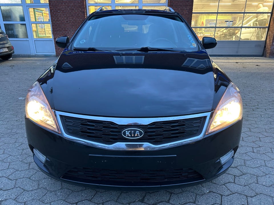 Kia Ceed 1,6 CVVT Exclusive Fashion SW 5d