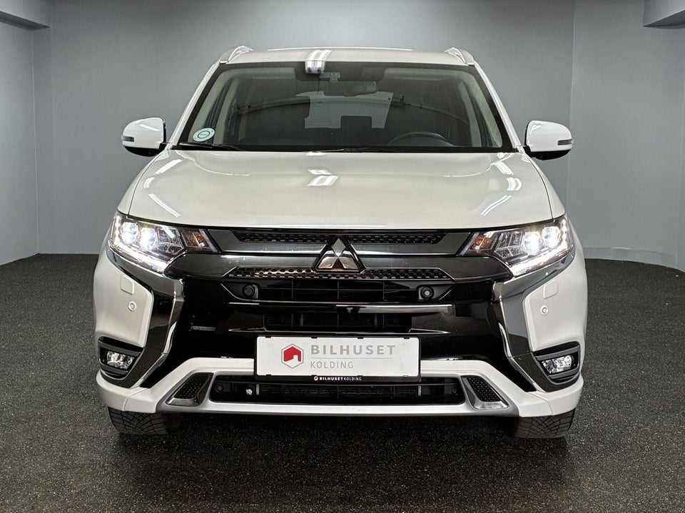 Mitsubishi Outlander 2,4 PHEV Intense CVT 4WD 5d