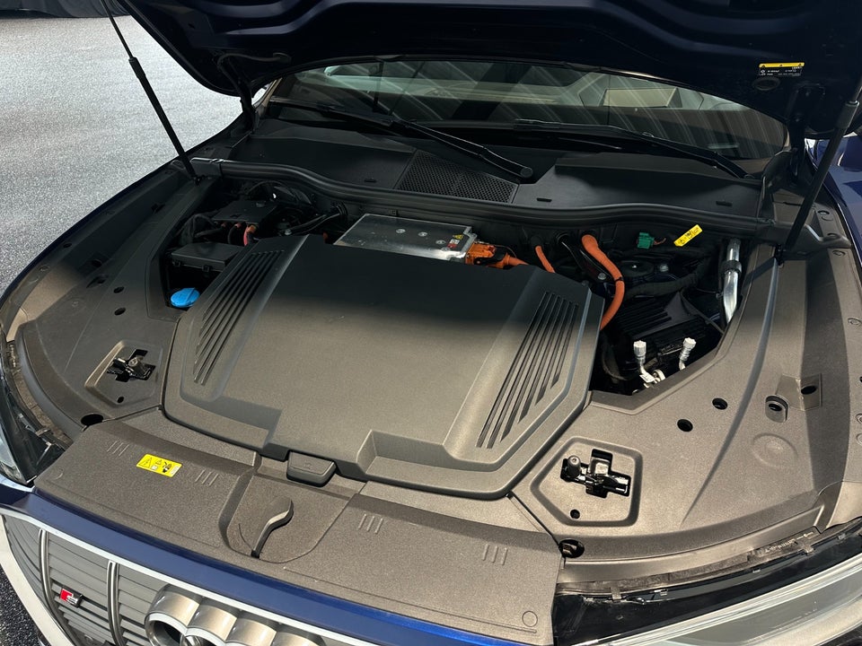 Audi e-tron S Sportback quattro 5d