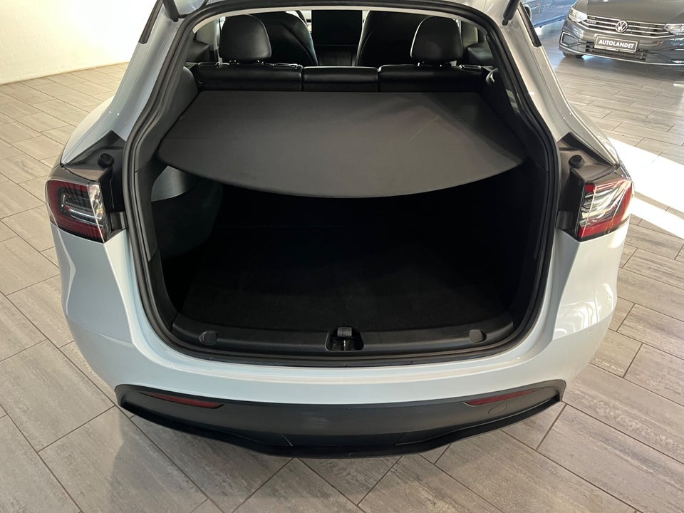 Tesla Model Y RWD 5d