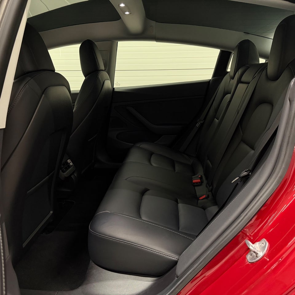 Tesla Model 3 Long Range AWD 4d