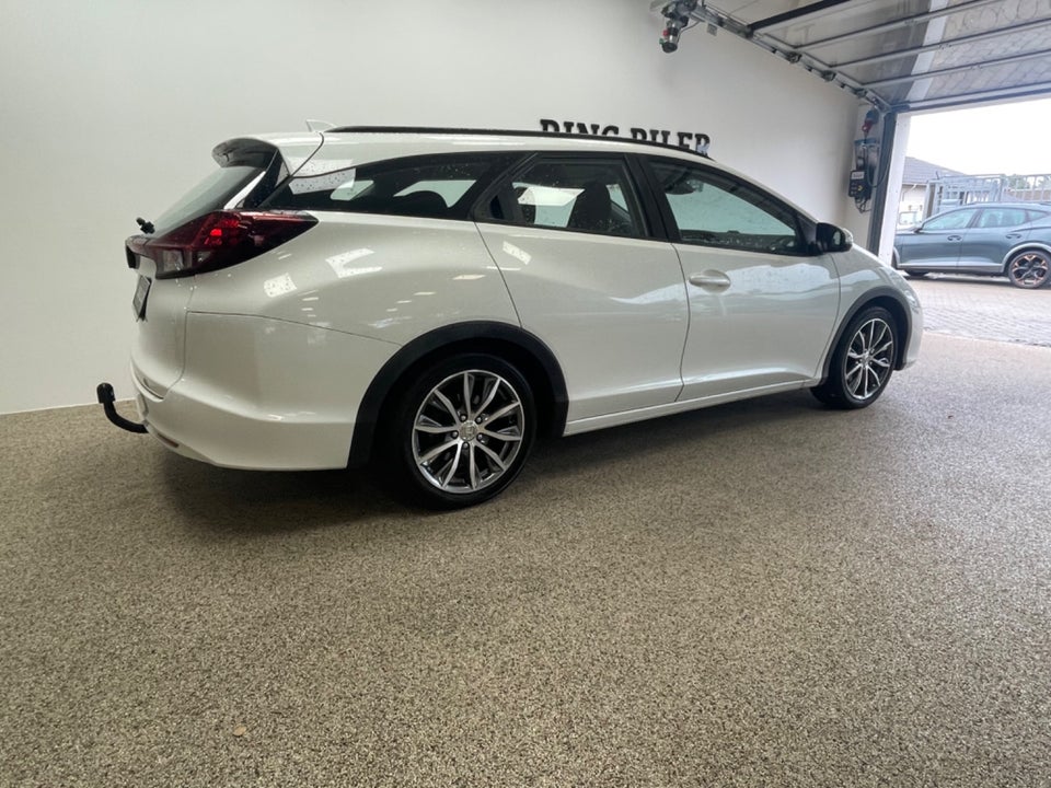 Honda Civic 1,6 i-DTEC Elegance Tourer 5d