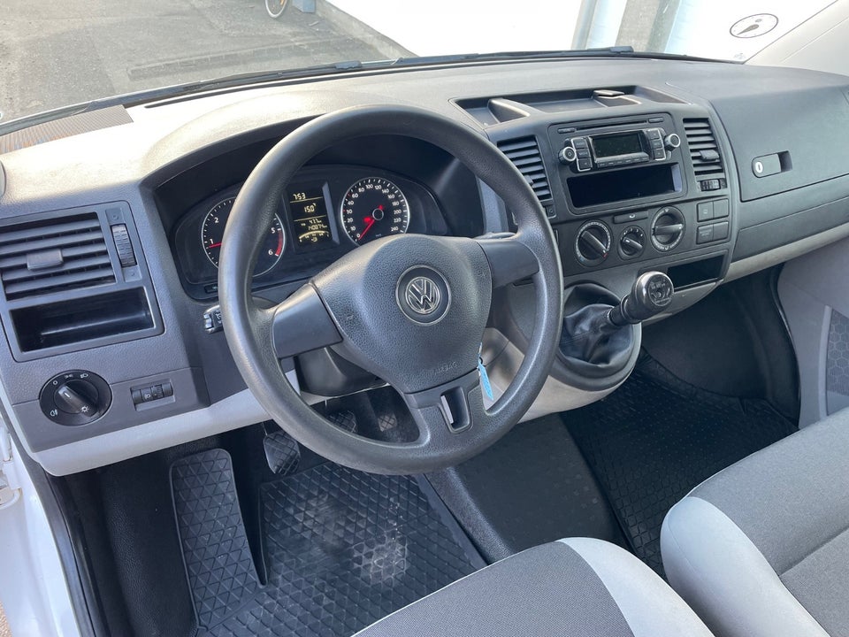 VW Transporter 2,0 TDi 114 Kassevogn kort BM