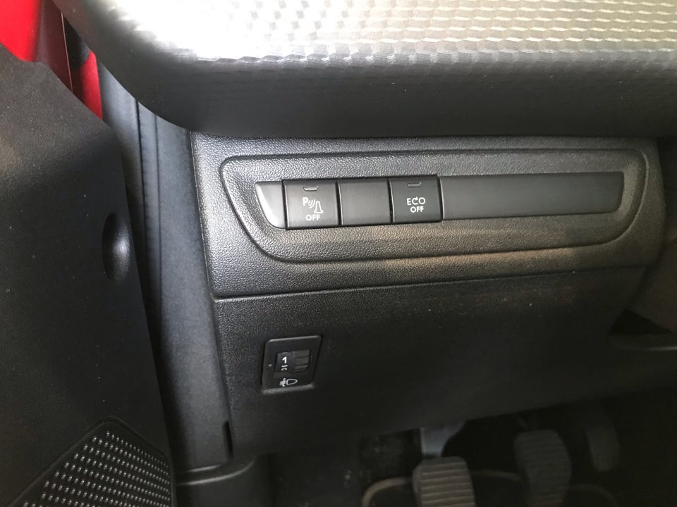 Peugeot 2008 1,2 PureTech 110 Allure+ 5d