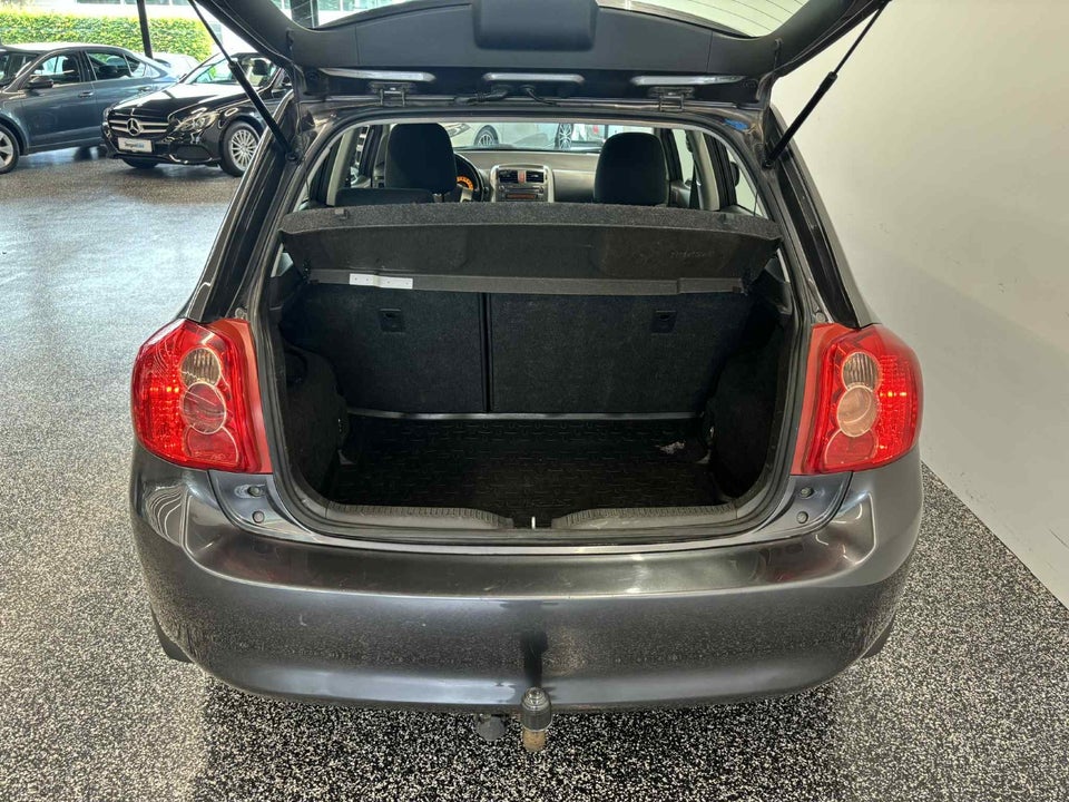Toyota Auris 2,0 D-4D Luna 5d
