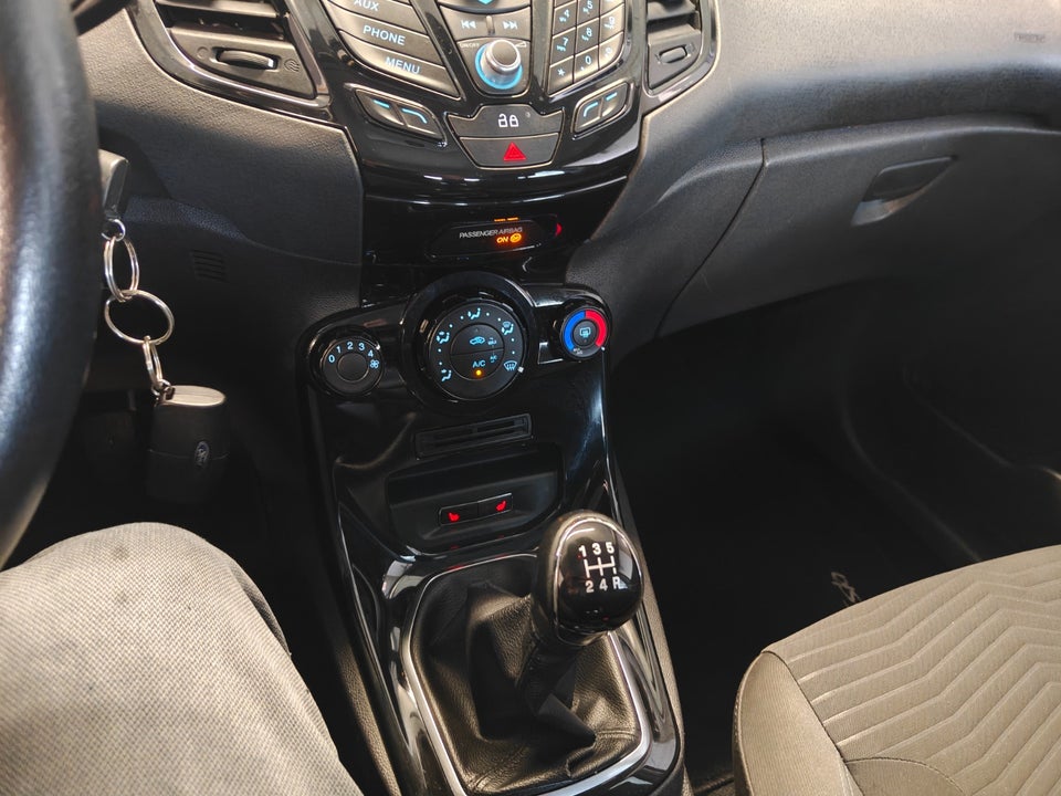 Ford Fiesta 1,6 TDCi 95 Titanium 5d