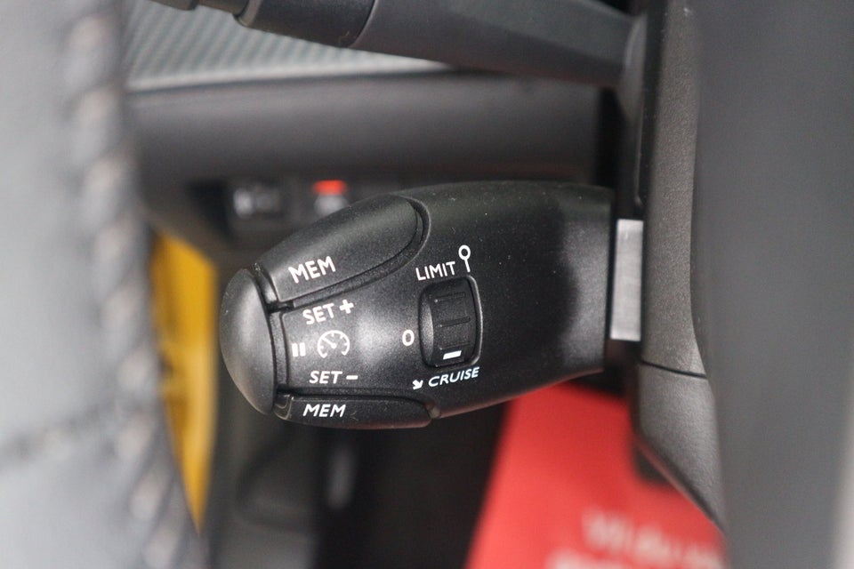 Peugeot e-208 50 Allure 5d