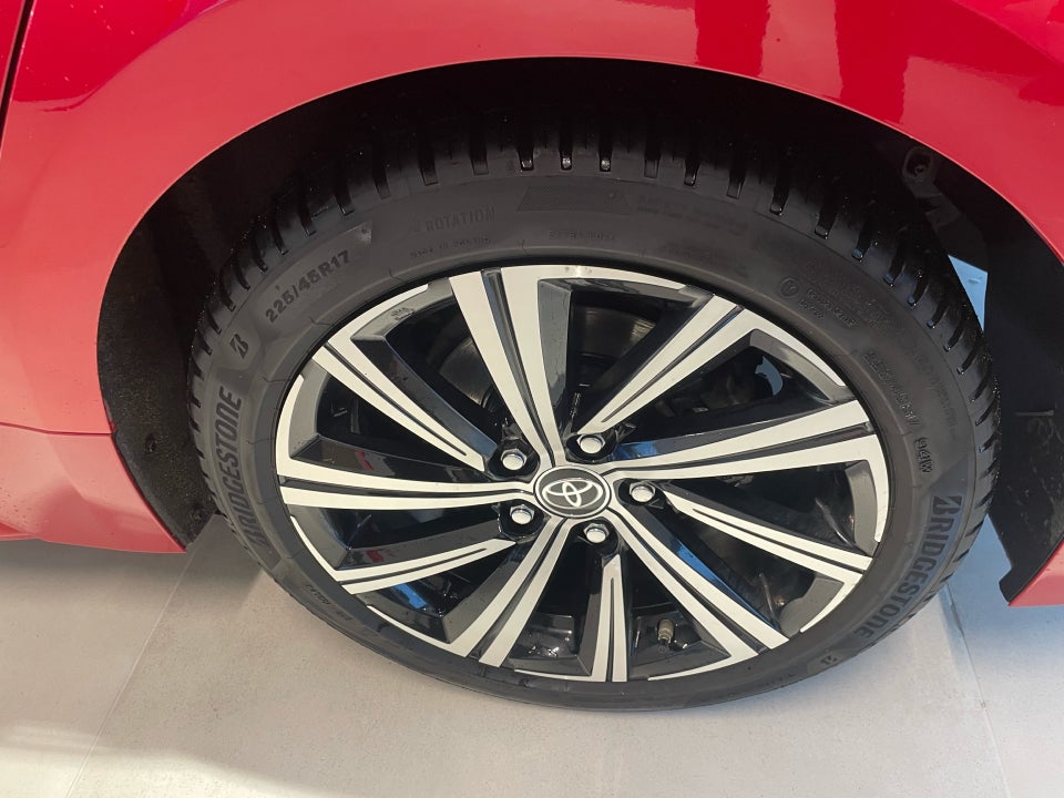 Toyota Corolla 1,8 Hybrid Active Premium Touring Sports MDS 5d