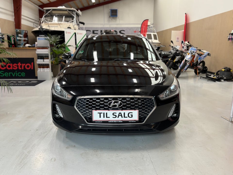 Hyundai i30 1,6 CRDi 110 Premium stc. DCT 5d