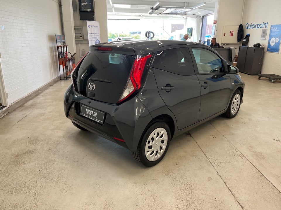 Toyota Aygo 1,0 VVT-i x-pression 5d