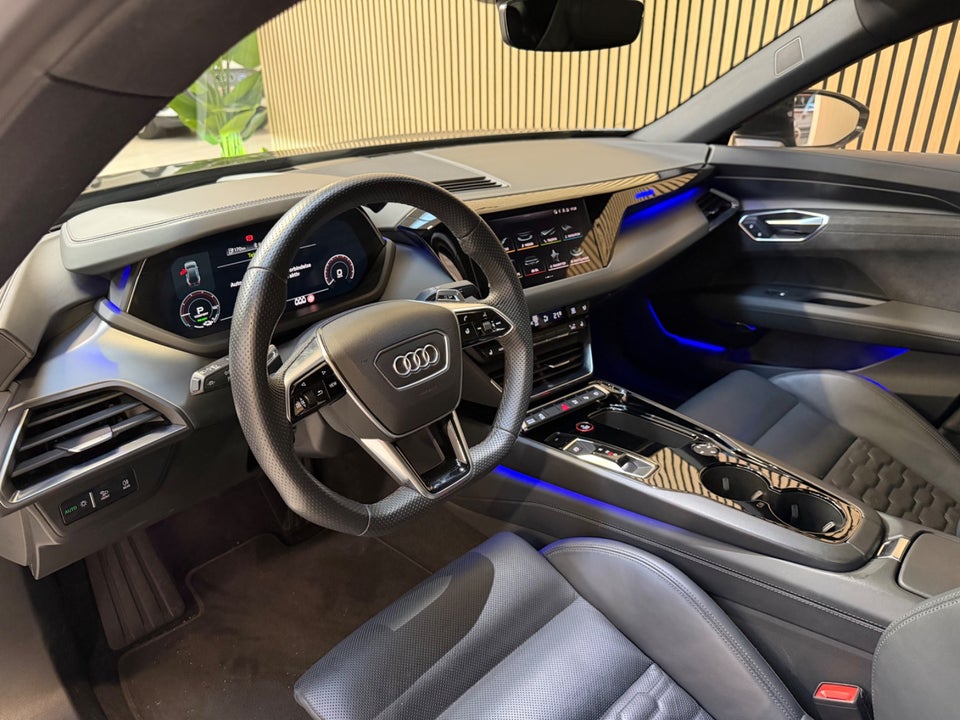 Audi e-tron GT pro quattro 4d